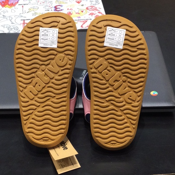 Native Charley princess pink NWT - Picture 4 of 4